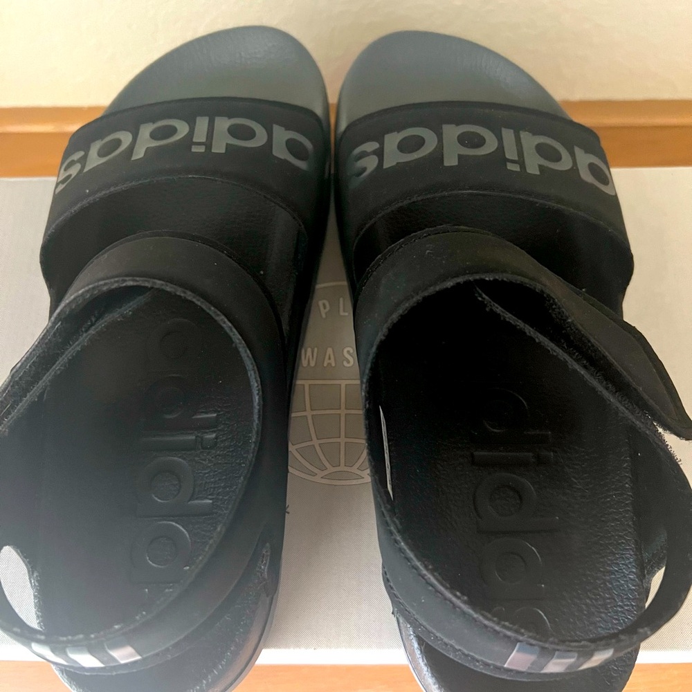 NEW ADIDAS MENS SANDLES